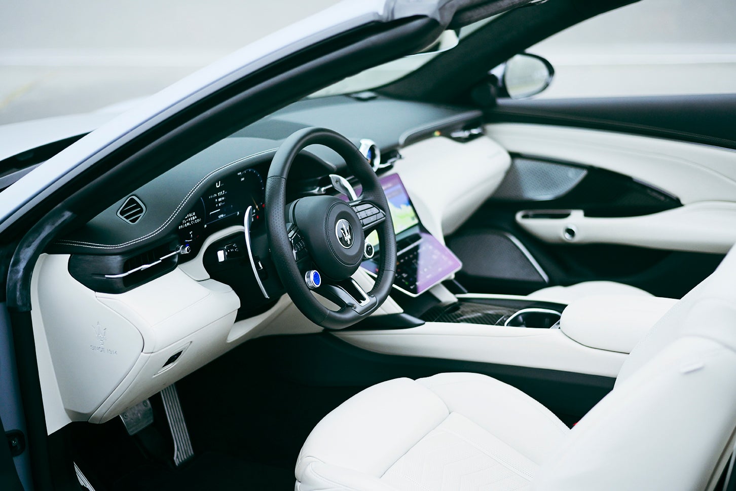 マセラティ グランカブリオ トロフェオ｜Maserati Grancabrio Trofeo