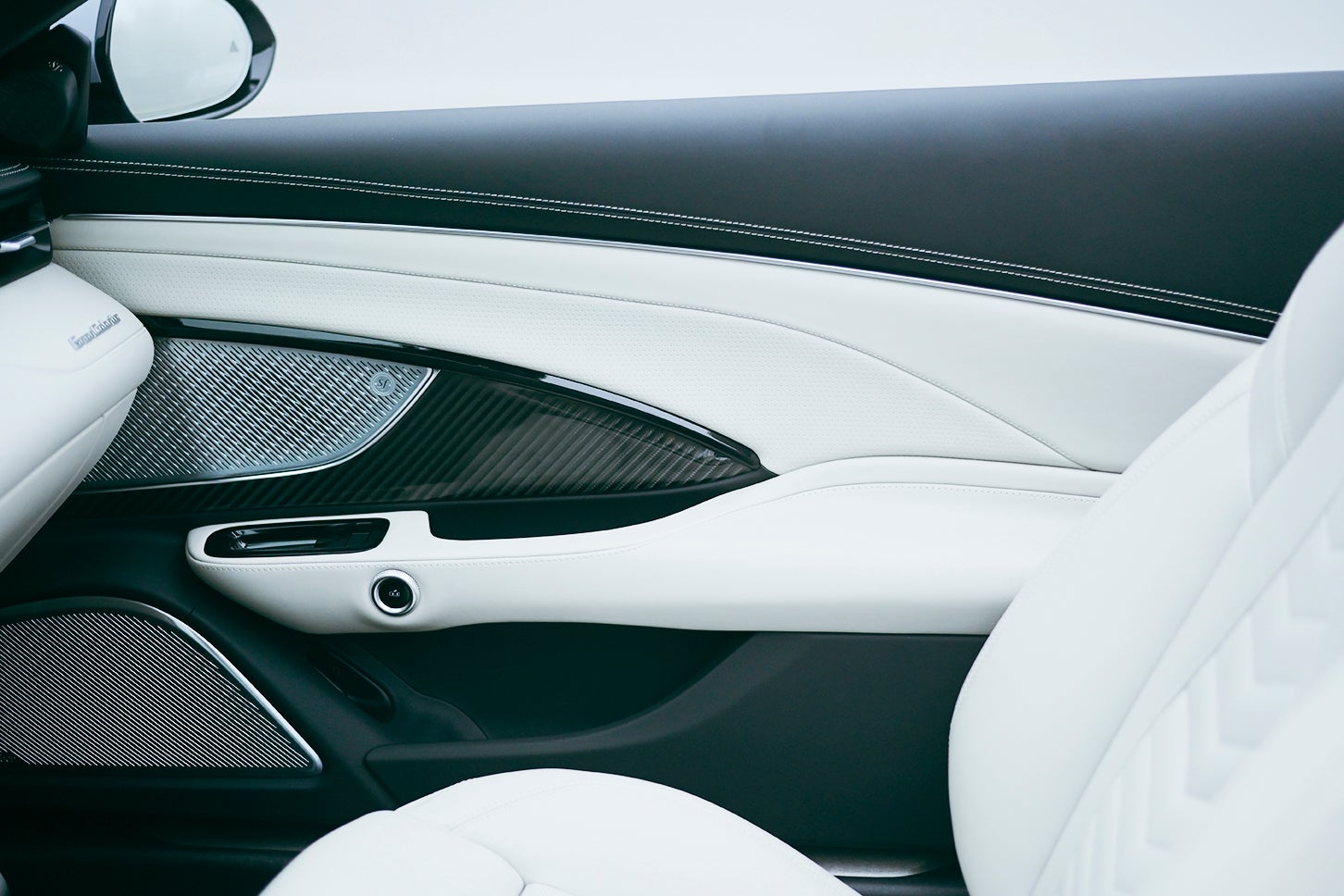 マセラティ グランカブリオ トロフェオ｜Maserati Grancabrio Trofeo