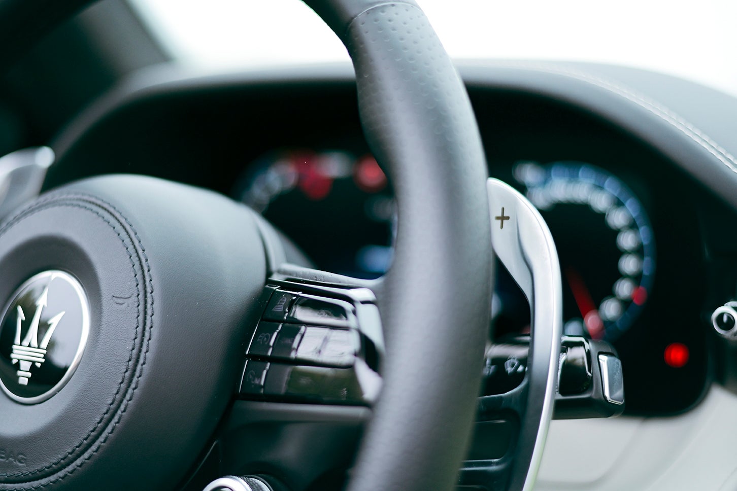 マセラティ グランカブリオ トロフェオ｜Maserati Grancabrio Trofeo