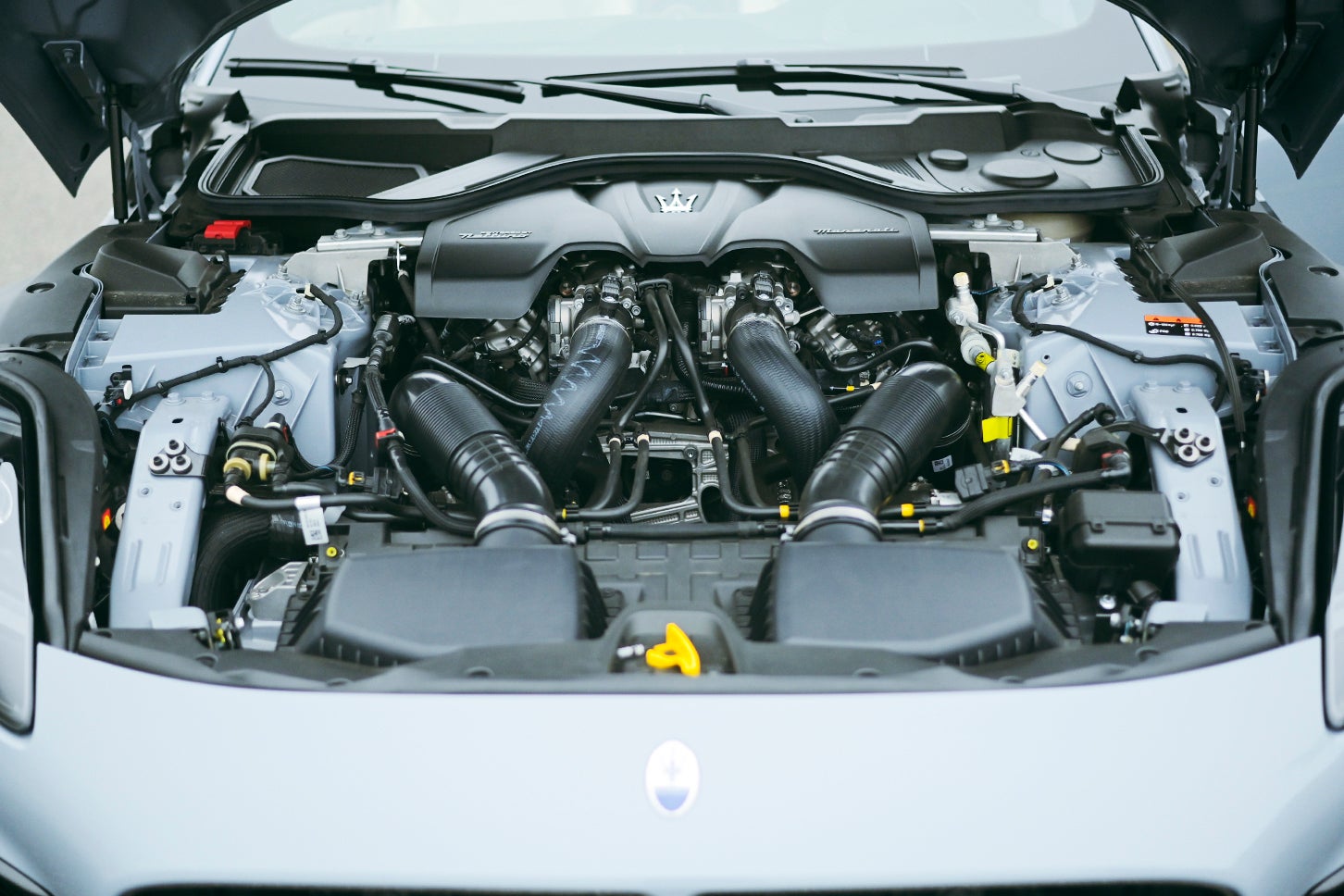 マセラティ グランカブリオ トロフェオ｜Maserati Grancabrio Trofeo