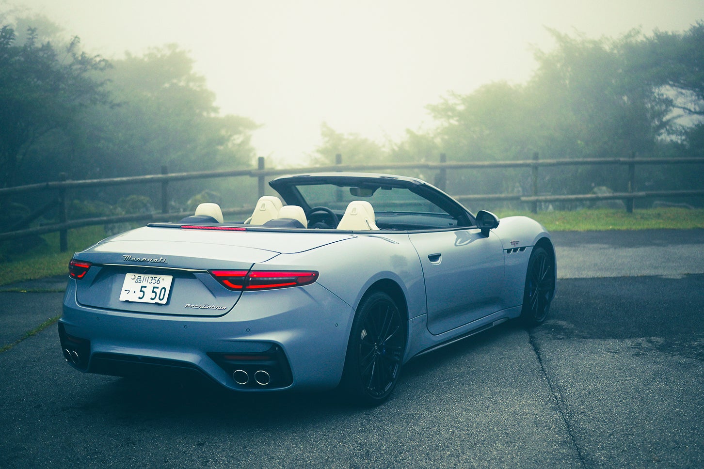 マセラティ グランカブリオ トロフェオ｜Maserati Grancabrio Trofeo