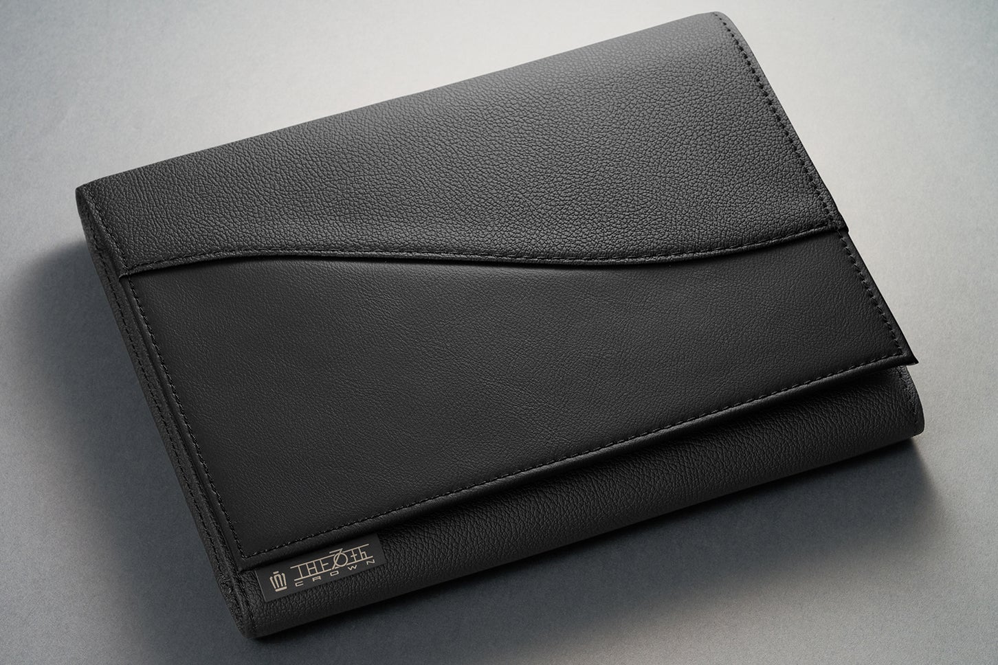 トヨタ・クラウン エステート“THE 70th”｜マニュアルケース（THE 70thロゴ入り）