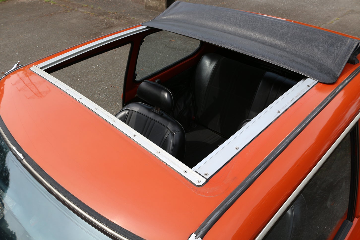 ホンダS800やN360にも惹かれたけどシビックRSをチョイス！━━ハッサンの「ワカモノ旧車オーナー探訪記」Vol.06