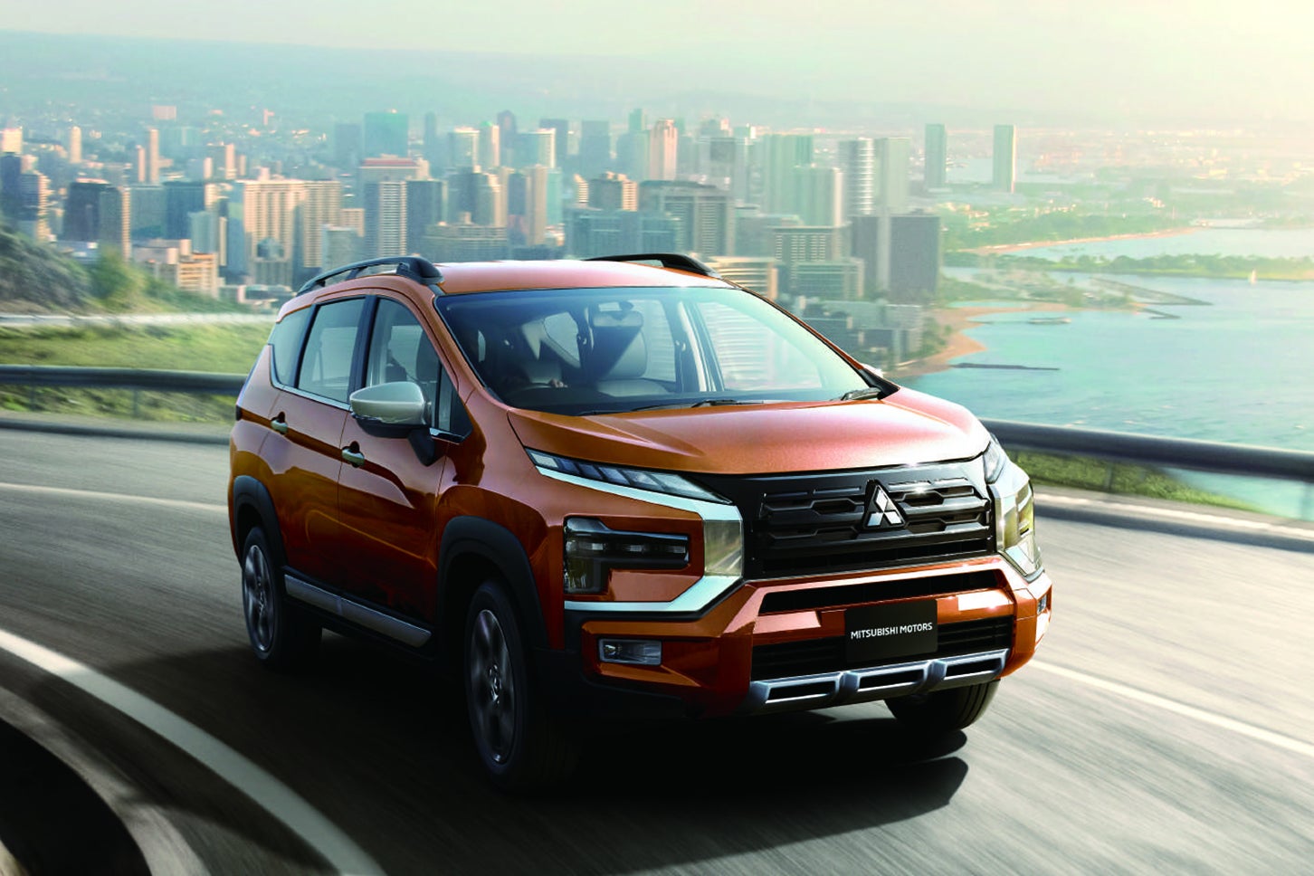 三菱エクスパンダークロス｜Mitsubishi Xpander Cross