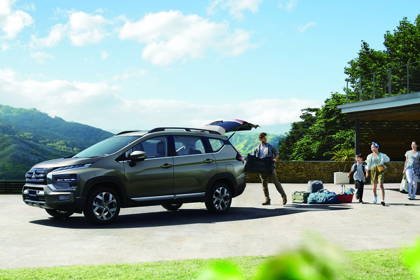 三菱エクスパンダークロス｜Mitsubishi Xpander Cross