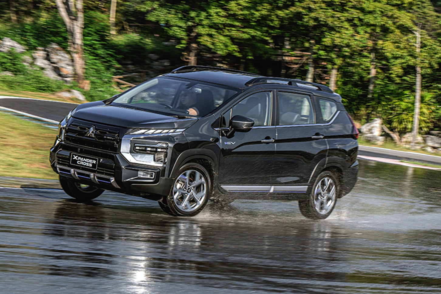 三菱エクスパンダークロスHEV｜Mitsubishi Xpander Cross HEV