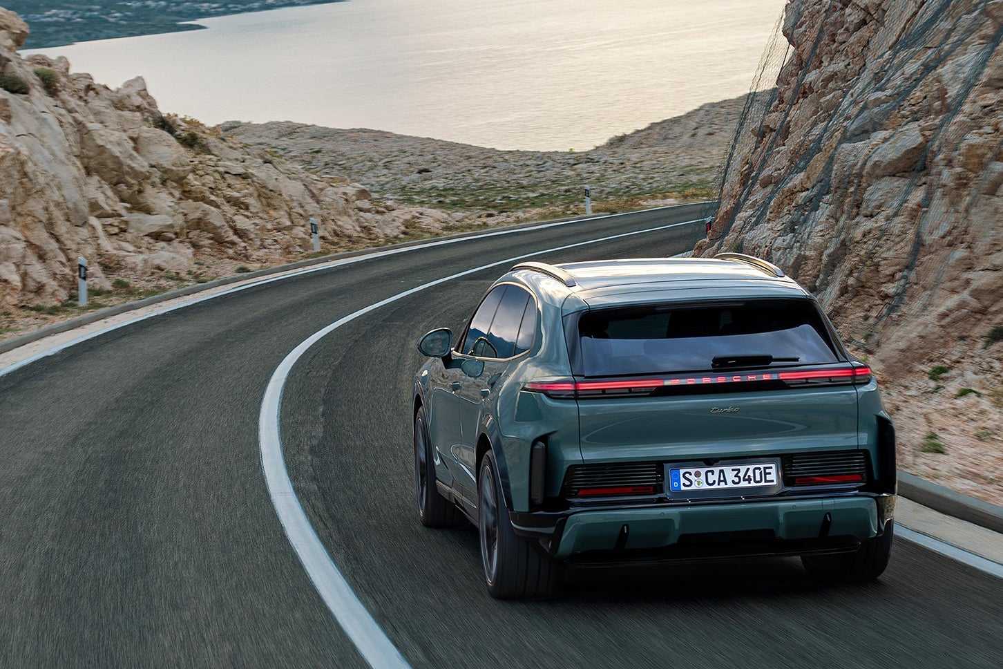 ポルシェ・カイエン・ターボ・エレクトリック｜Porsche Cayenne Turbo Electric