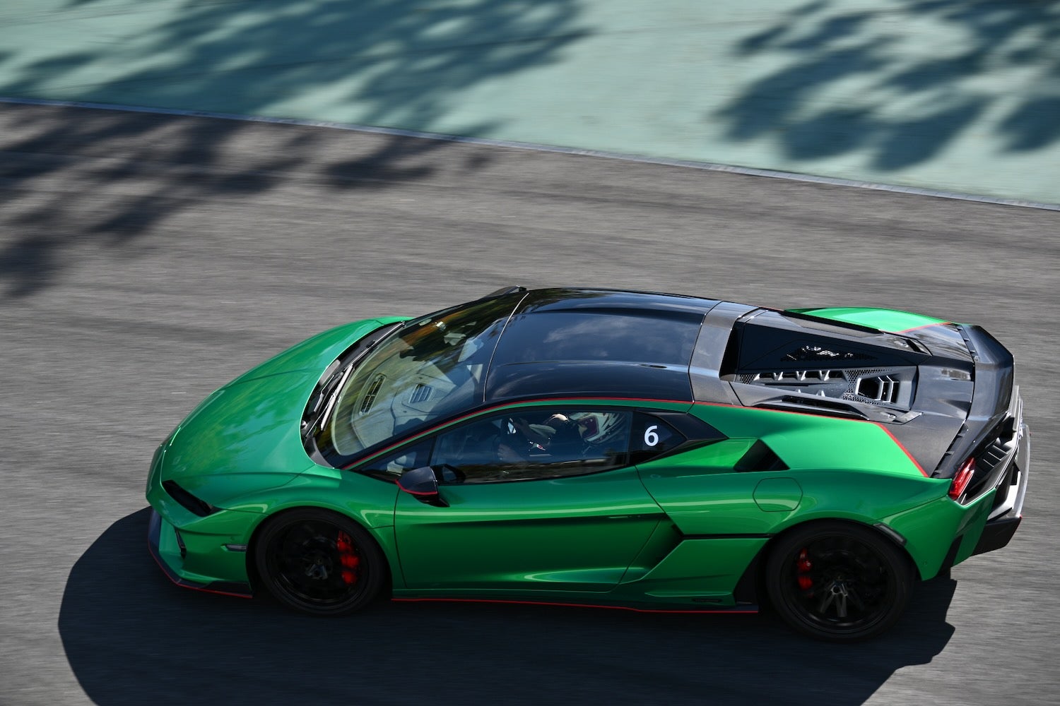 複雑なコースレイアウトを誇るMAGARIGAWAを走るテメラリオの軽量版「アレジェリータ・パッケージ」。