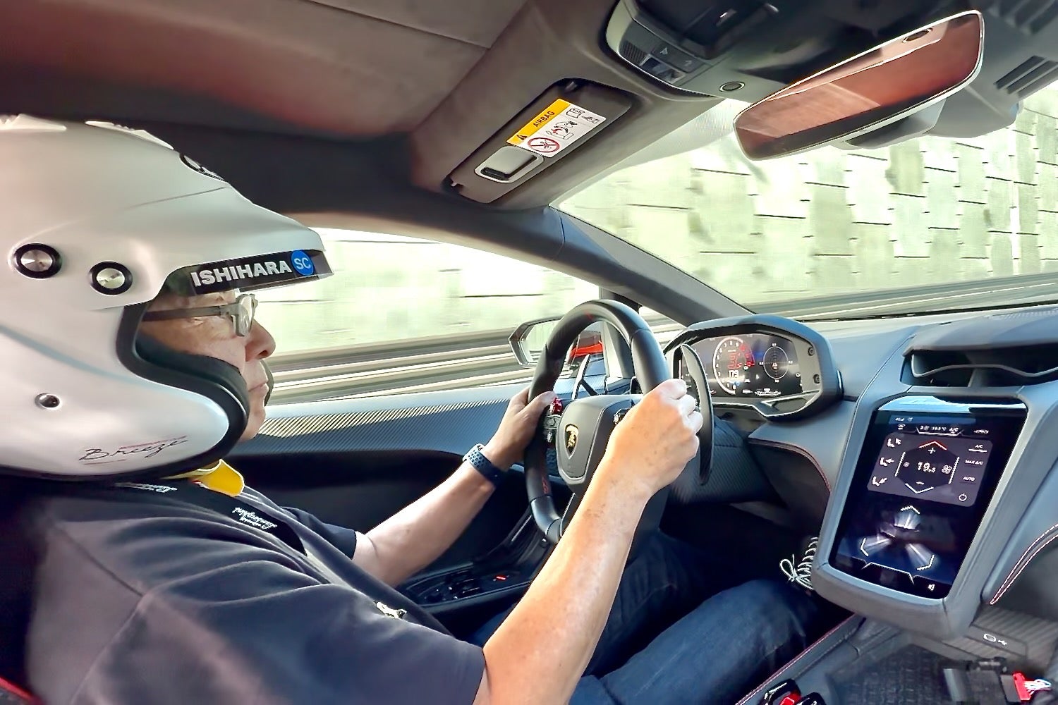 3速1万回転近くでストレートを走行中の筆者。