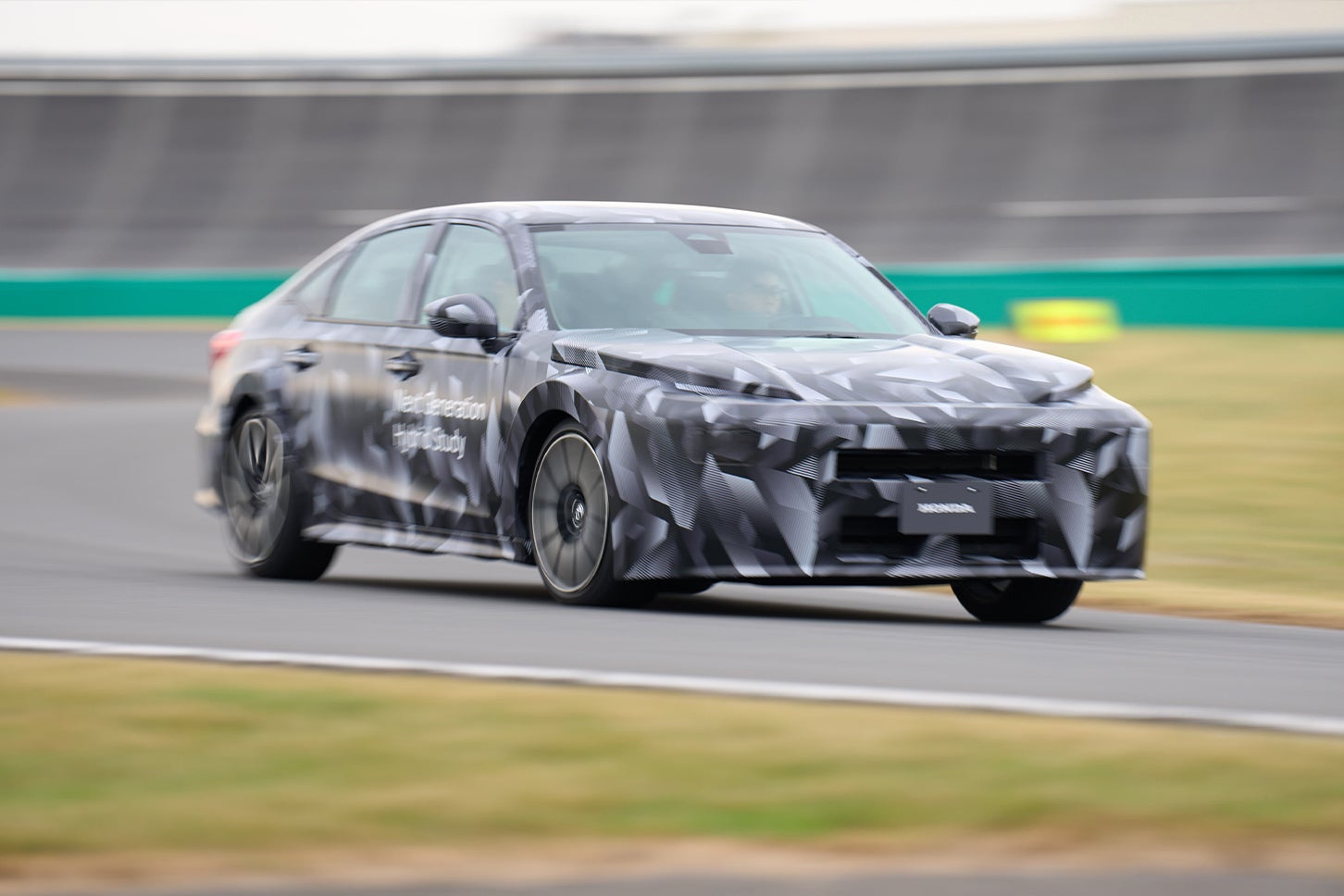 こちらはSuper-ONEと同日に試乗できたホンダの次世代ハイブリッド スタディモデル