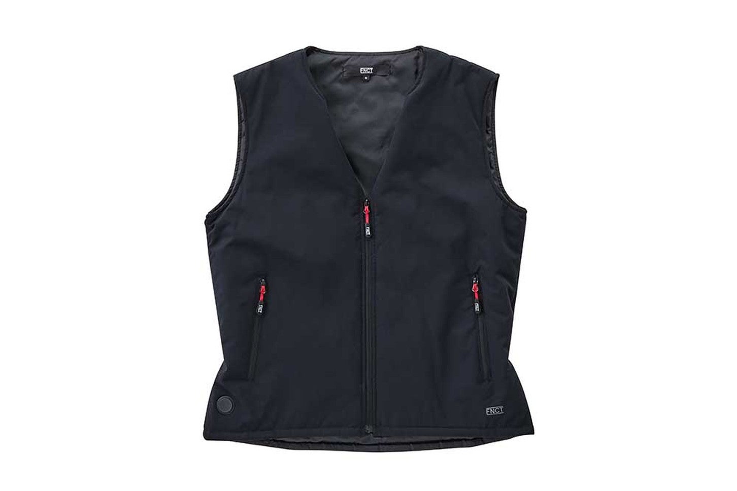 モバイルバッテリー付きのアイリスオーヤマ「インナーヒートベストセット」は外出時にも活躍（画像提供：アイリスオーヤマ株式会社）