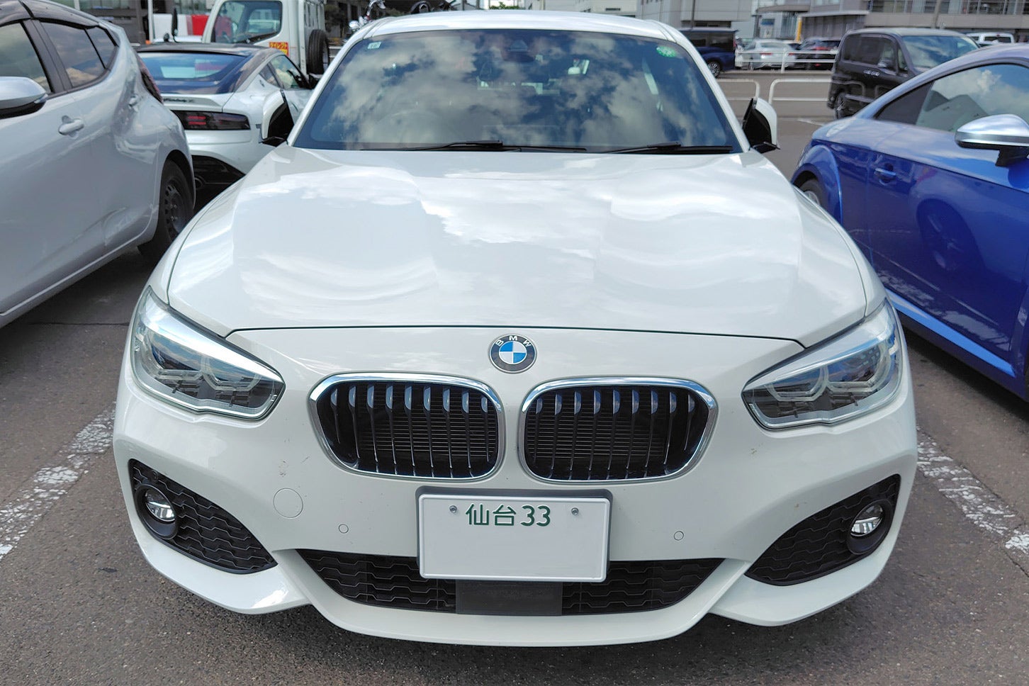 友人の息子さんに譲渡し、新たに仙台ナンバーが取り付けられたBMW 118d。良いクルマでした。