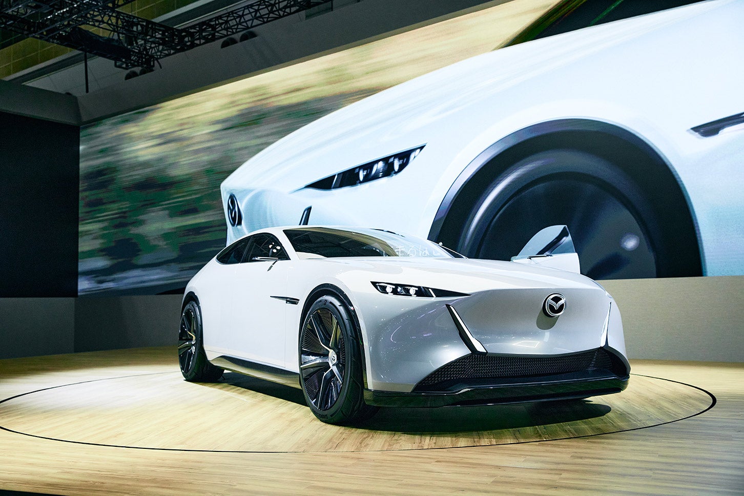 マツダ・ビジョン クロスクーペ｜Mazda Vision X-Coupe