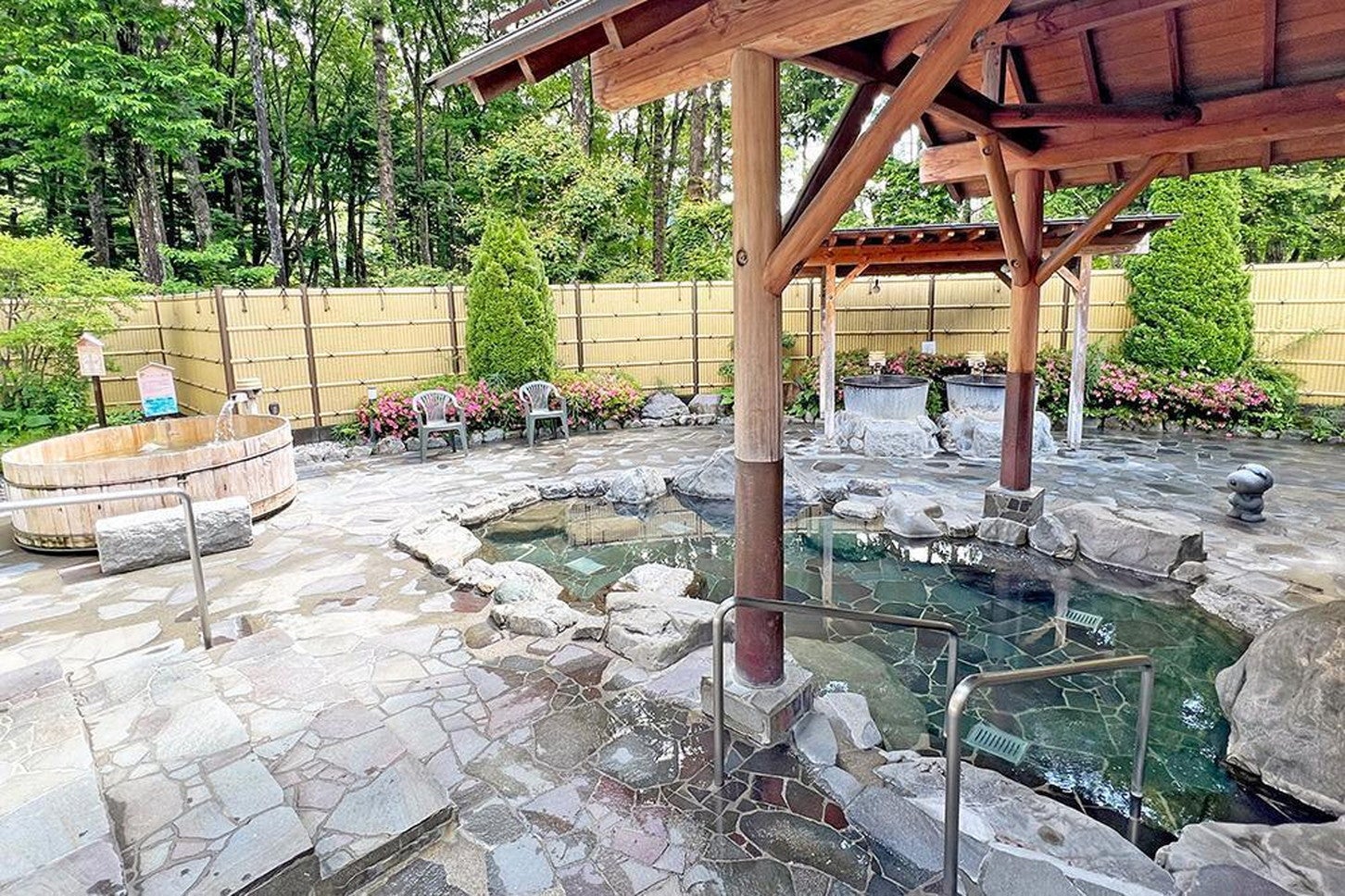 写真提供：道の駅「こすげ」小菅の湯