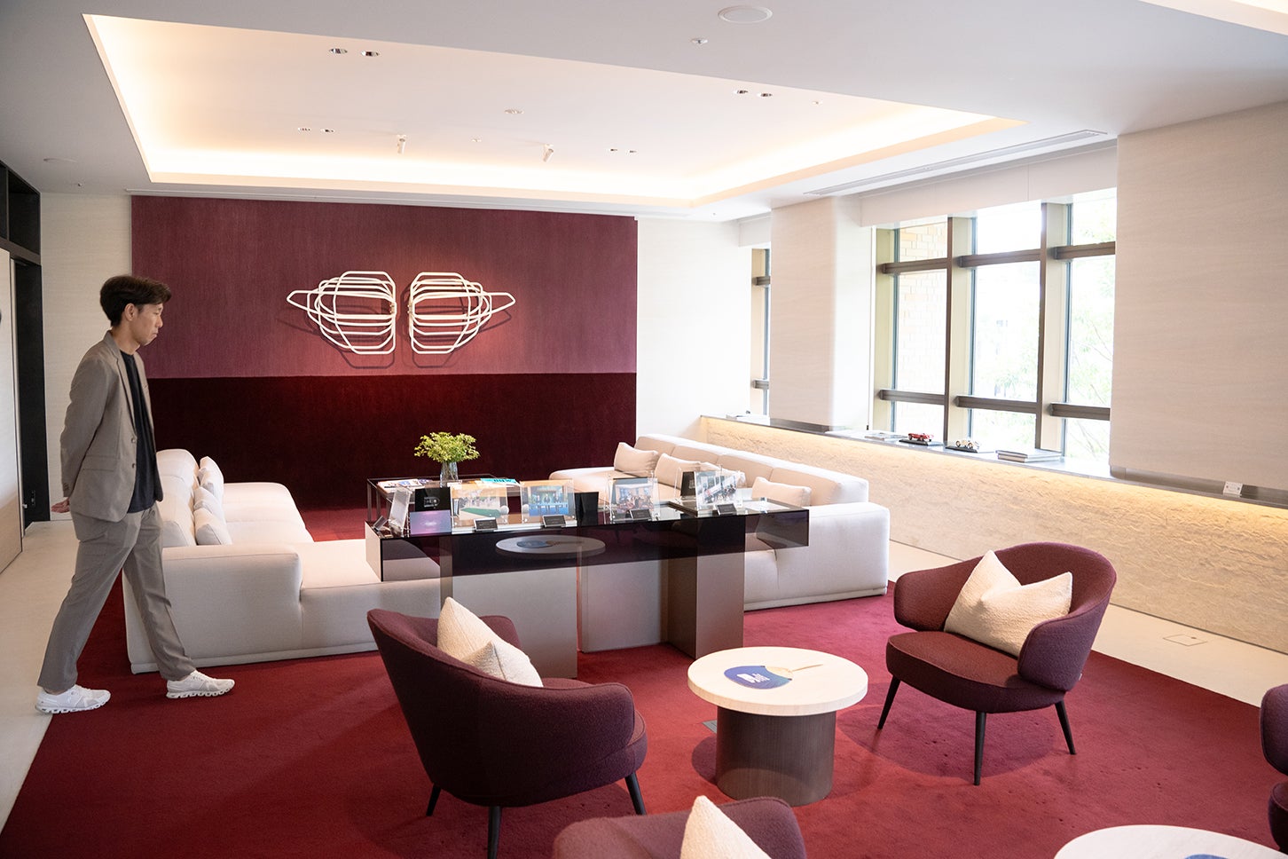 麻布台ヒルズのBMWは、クルマと食が楽しめる“ちょっと大人な”オシャレスポット【港区エリア｜FREUDE by BMW編】──連載｜CCGとクルマでどうする？＜第8回＞