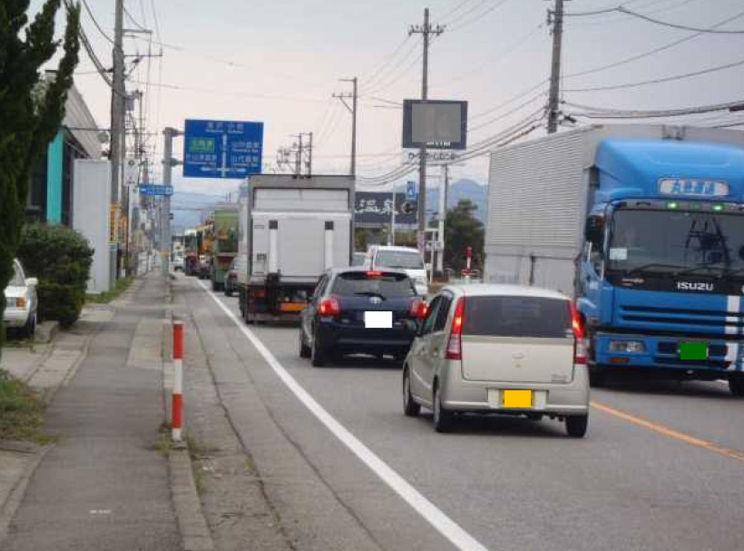 4車線化以前の渋滞状況（加賀市加茂町）。