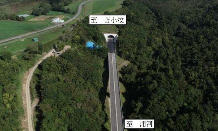 2025年度内に新冠ICまでが開通予定。