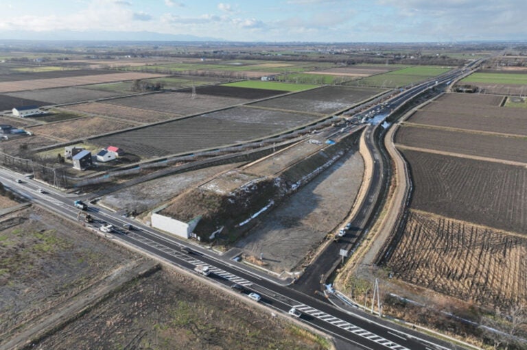2025年3月に開通した道央圏連絡道路（中樹林道路）の様子。