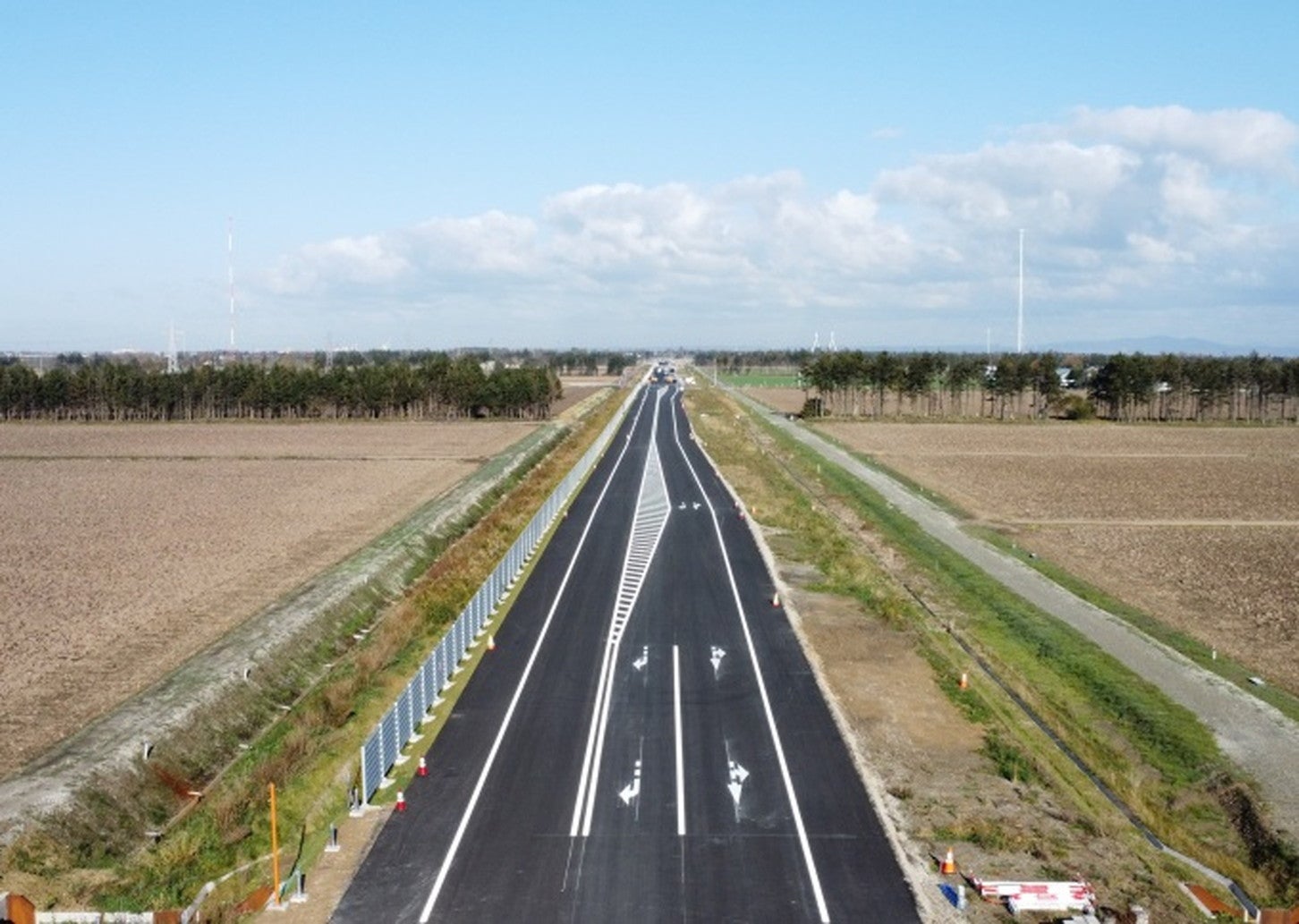 2025年3月に開通した道央圏連絡道路（中樹林道路）の様子。