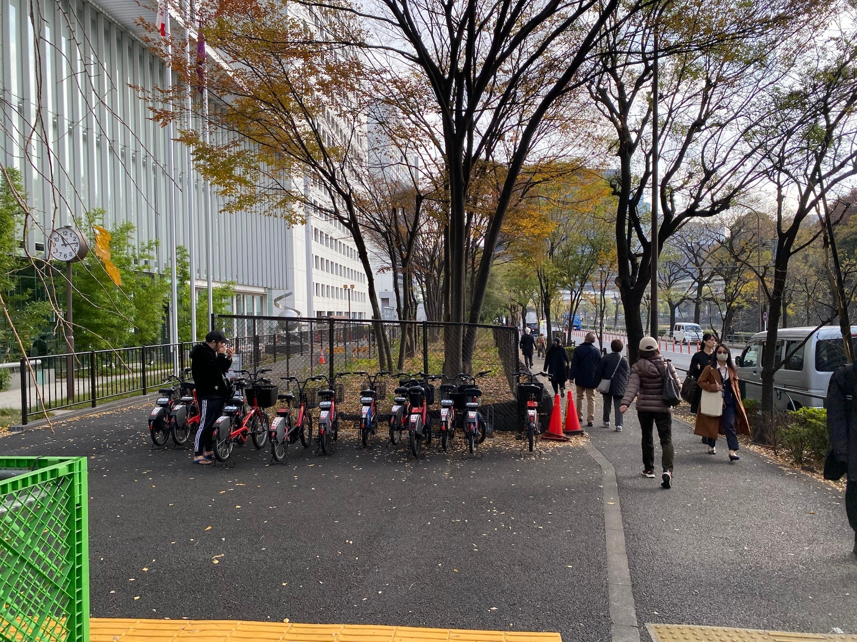 拡幅用地が確保されている九段エリア。