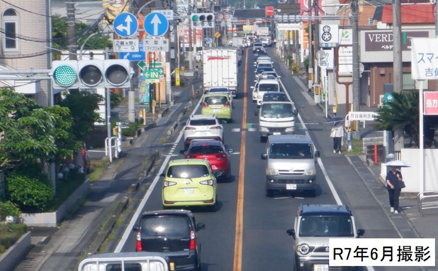 渋滞する国道180号