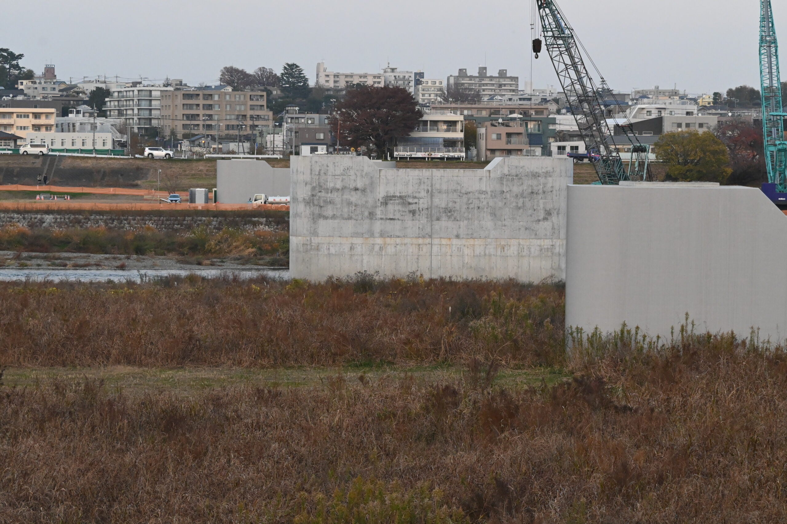 建設中の橋脚の様子。