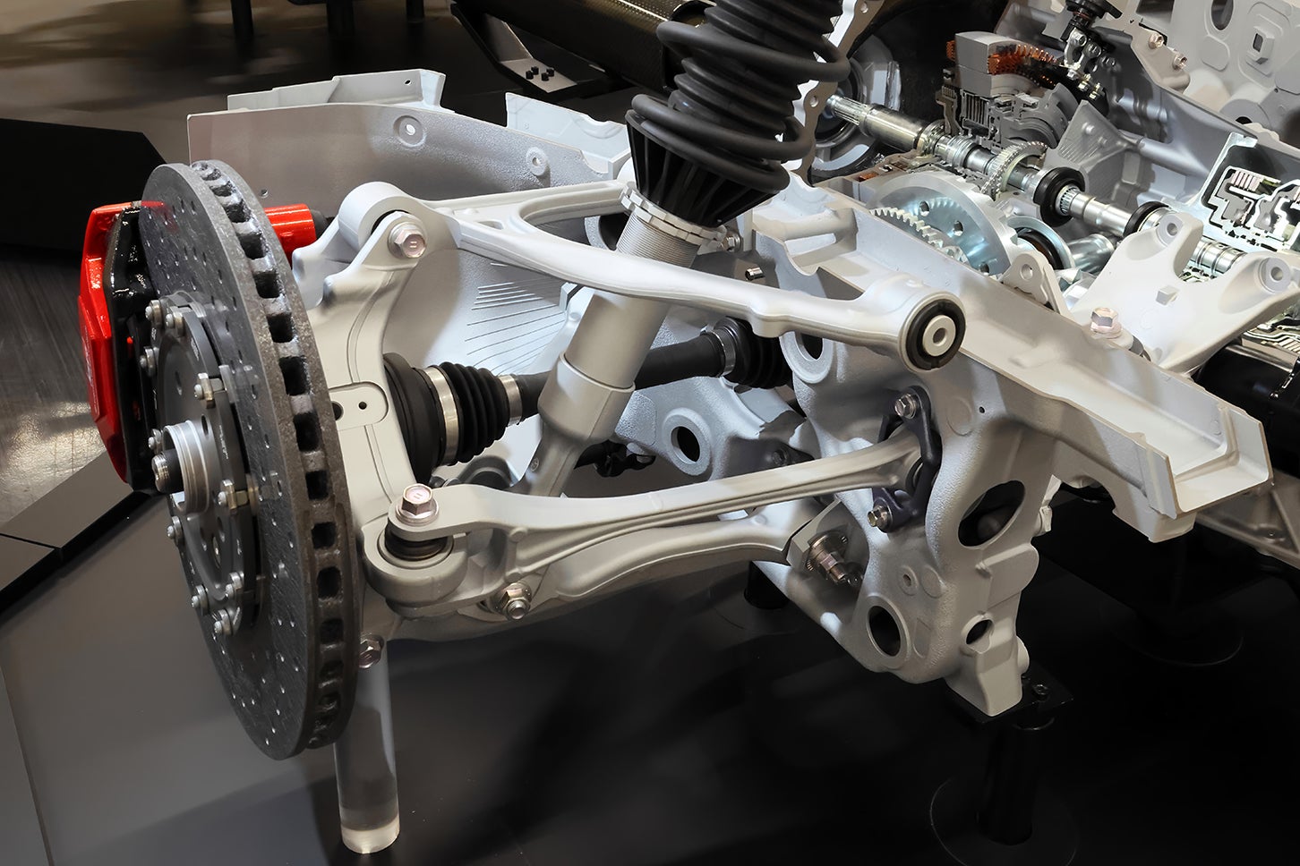 GR GT／GR GT3｜リヤサスペンション（ダブルウイッシュボーン式）