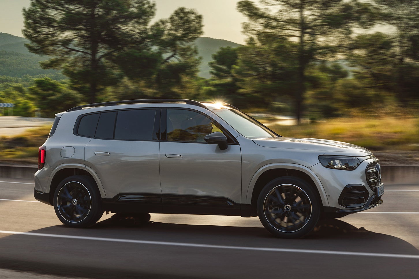 メルセデス・ベンツGLB｜Mercedes-Benz GLB