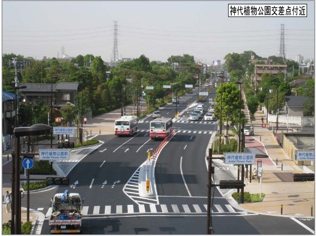 4車線で整備された武蔵境通りの様子。