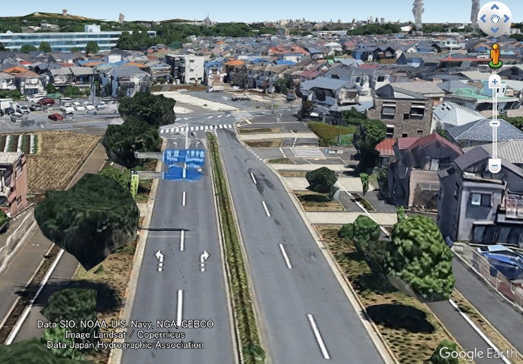 4車線で整備された武蔵境通りの様子。