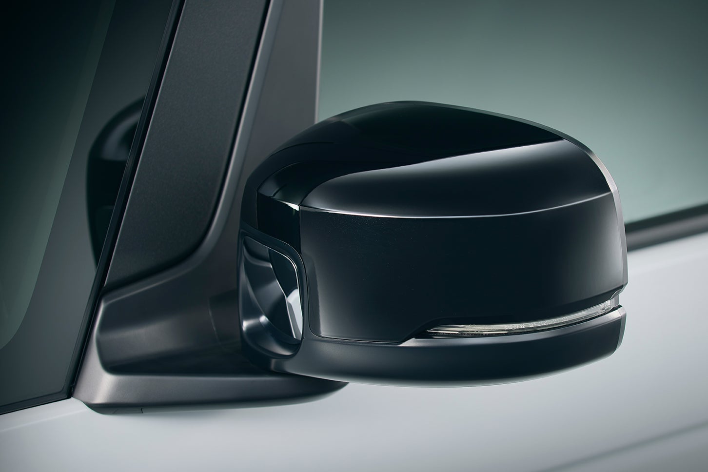 ホンダN-BOXカスタム ターボ ブラックスタイル｜クリスタルブラック・パール塗装電動格納式リモコンドアミラー