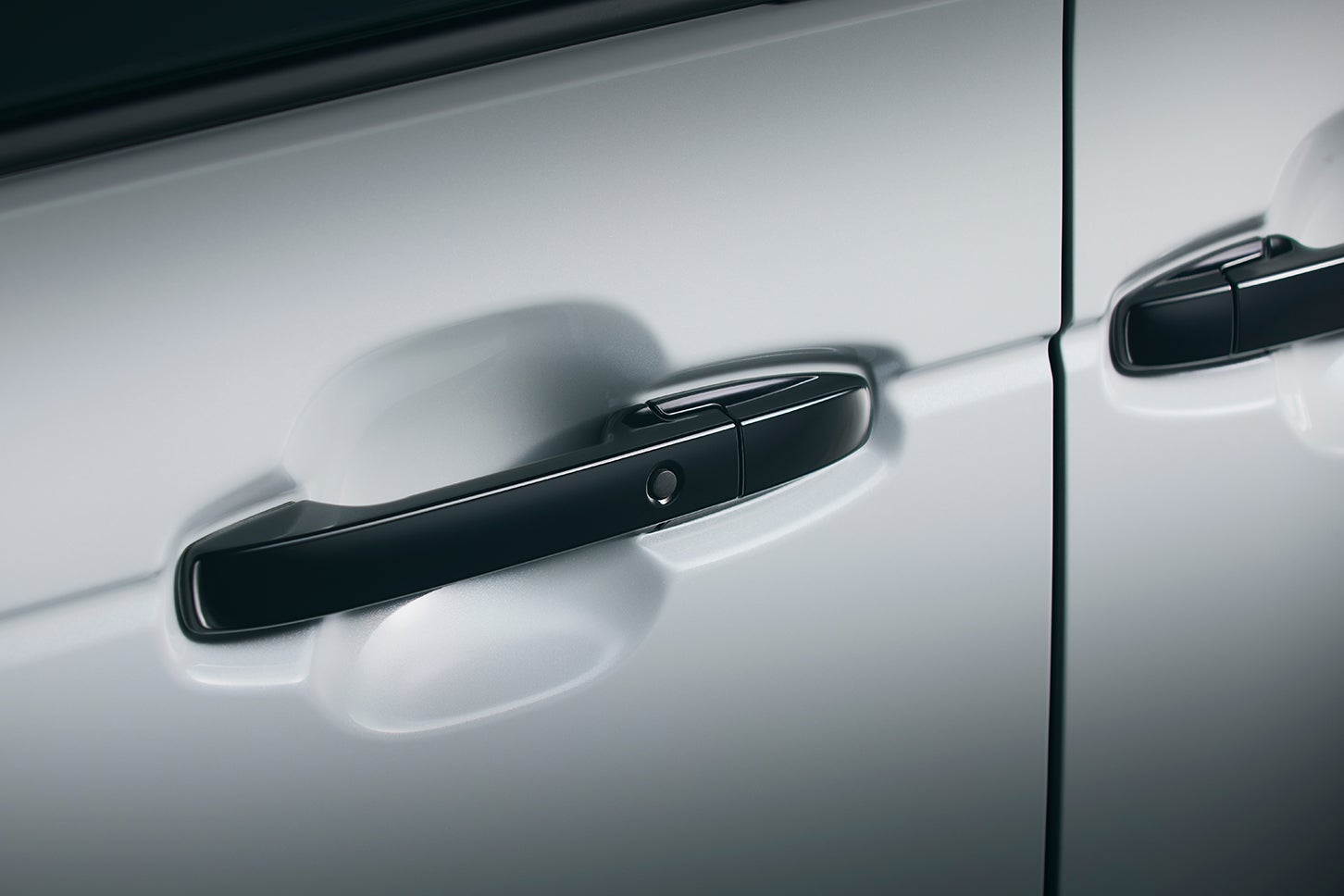 ホンダN-BOXカスタム ターボ ブラックスタイル｜クリスタルブラック・パール塗装　アウタードアハンドル