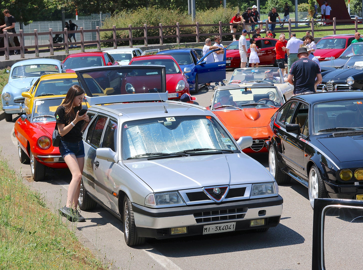 アルファ・ロメオ115周年祭リポート！ 若者アルフィスタは「年上」がお好き？━━『イタリア発 大矢アキオ ロレンツォの今日もクルマでアンディアーモ！』第63回【Movie】