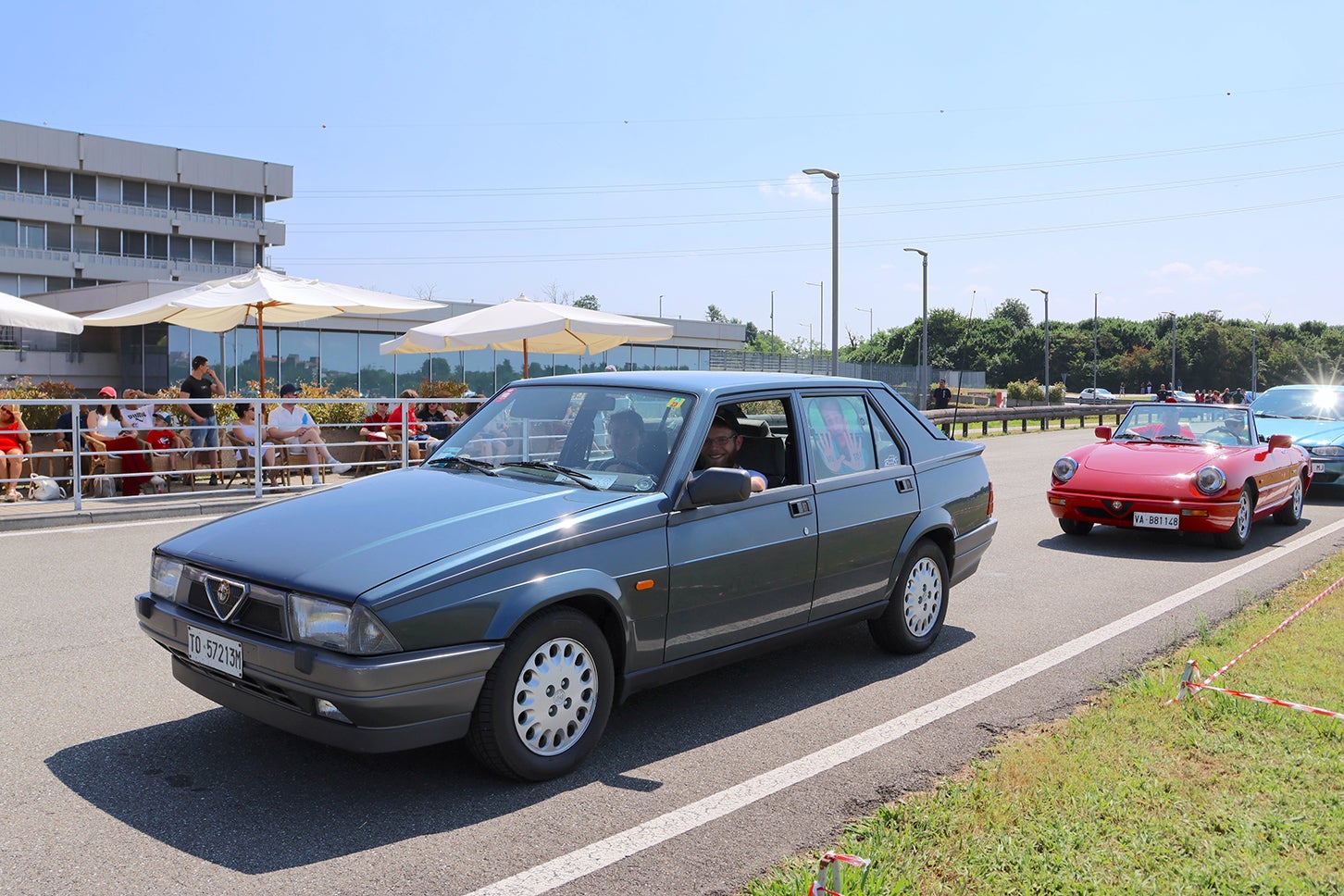 ダヴィデさんの75はインジェクション版の1.8 IEである。