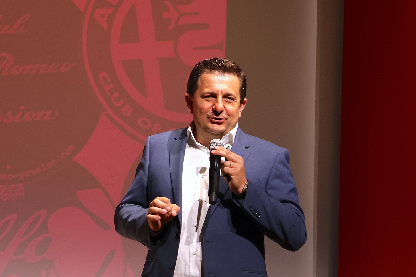 アルファ・ロメオ115周年祭リポート！ 若者アルフィスタは「年上」がお好き？━━『イタリア発 大矢アキオ ロレンツォの今日もクルマでアンディアーモ！』第63回【Movie】