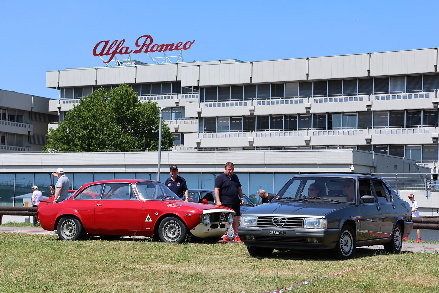 アルファ・ロメオ115周年祭リポート！ 若者アルフィスタは「年上」がお好き？━━『イタリア発 大矢アキオ ロレンツォの今日もクルマでアンディアーモ！』第63回【Movie】