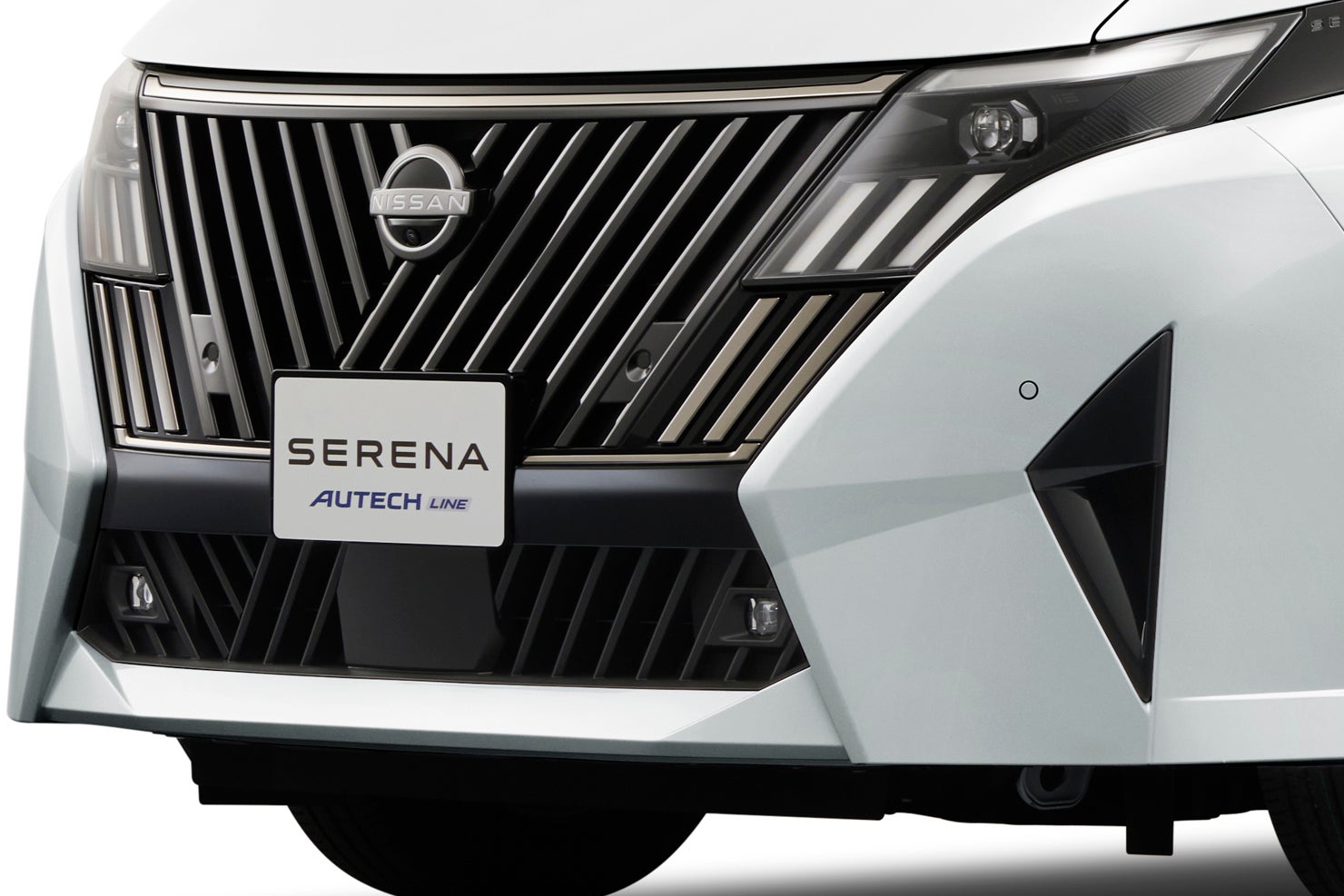 日産セレナAUTECH LINE