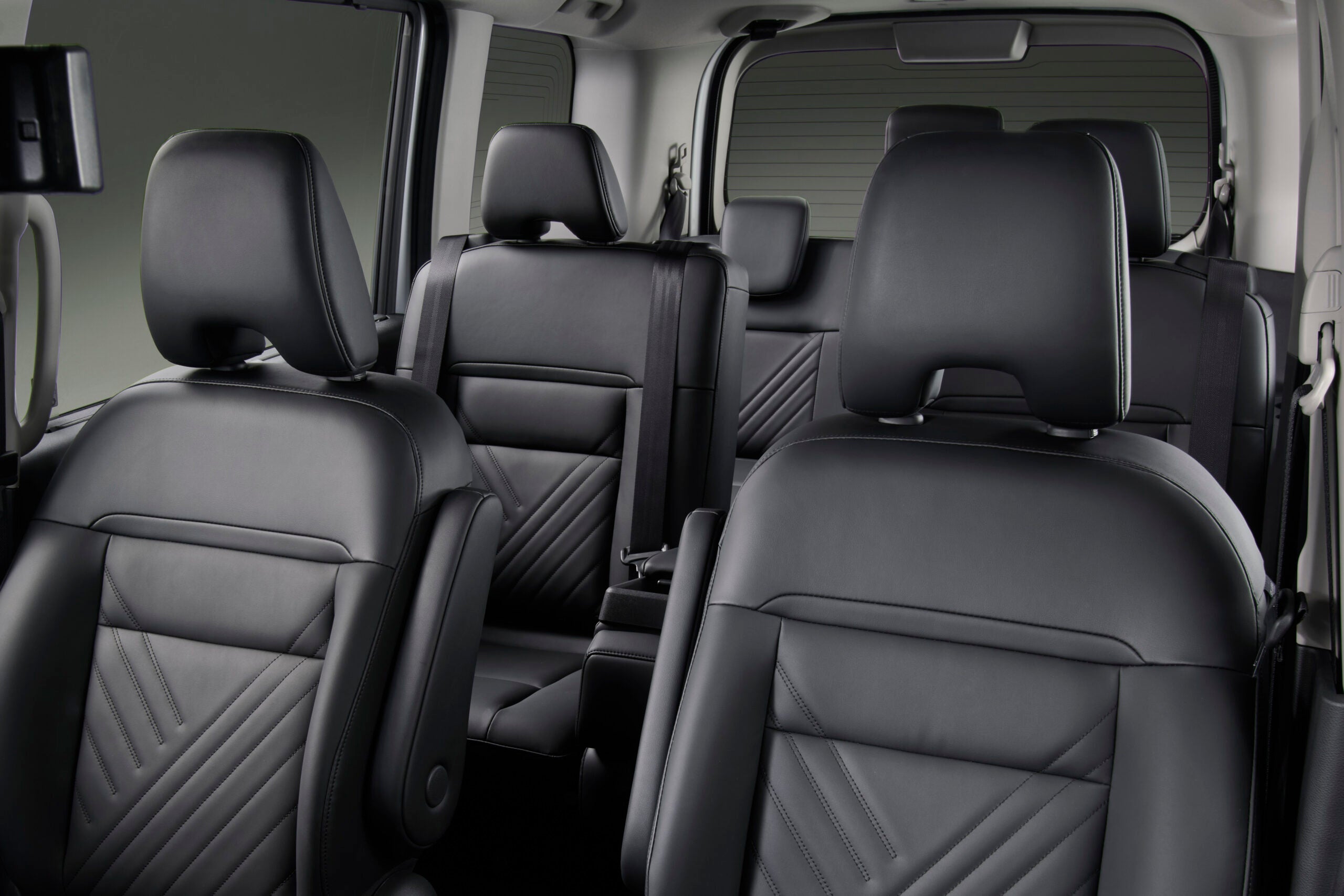 日産セレナAUTECH LINE