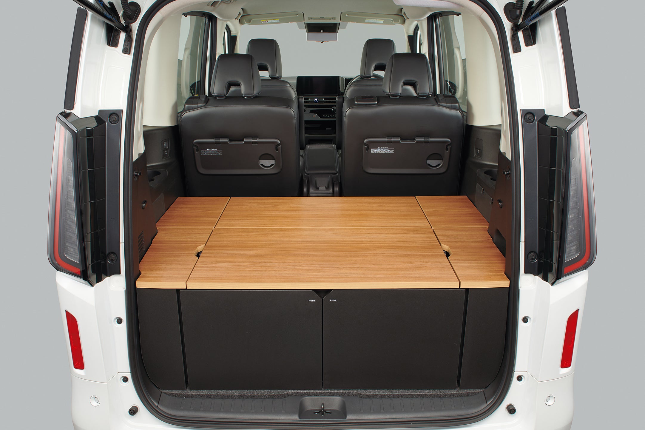 日産セレナ マルチボックス