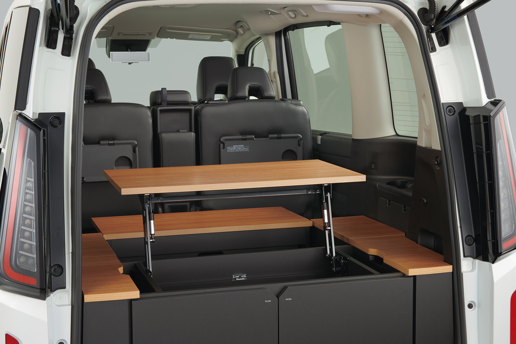 日産セレナ マルチボックス