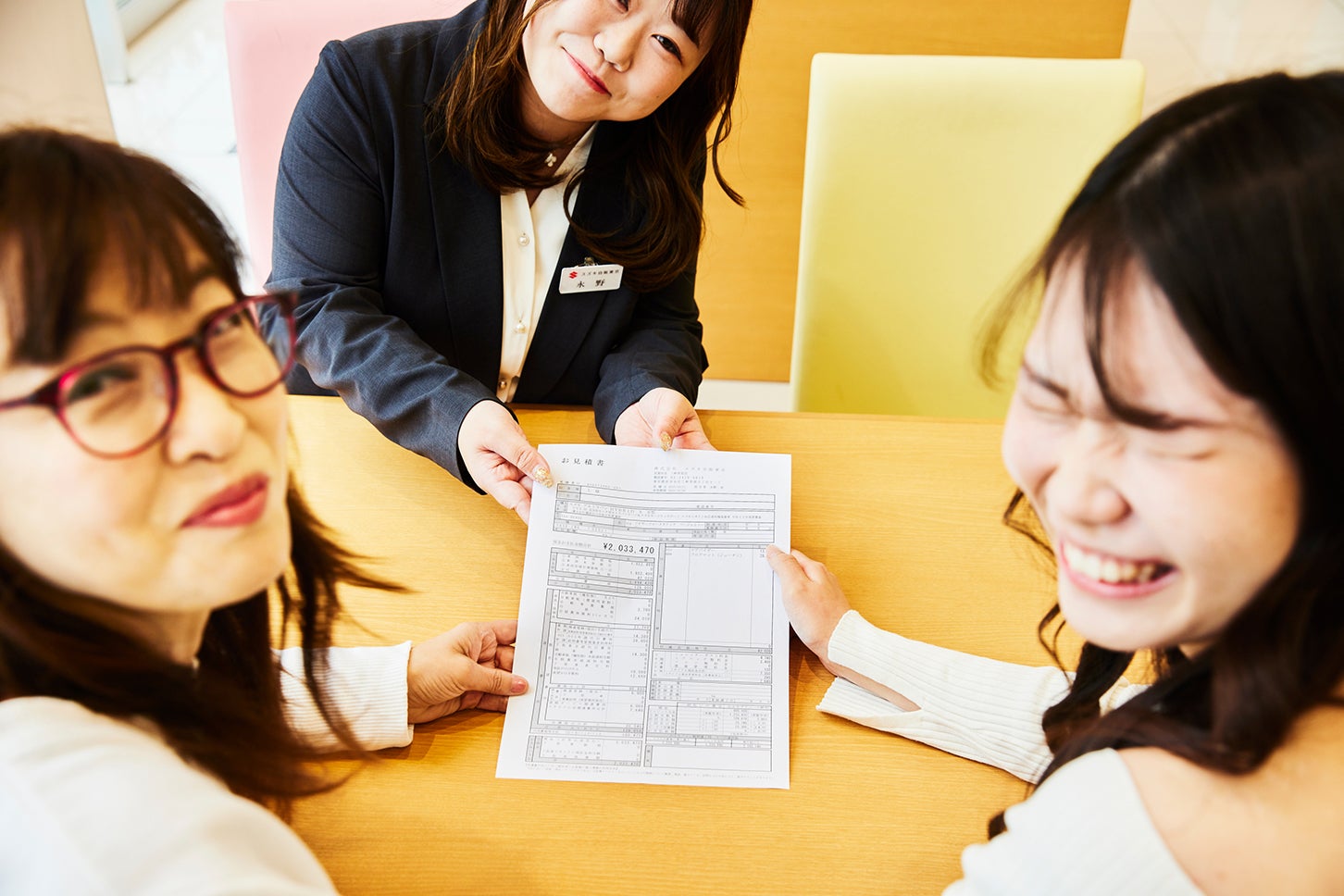 スズキの新型軽「ラパン」が、わたしの日常をもっとかわいくする──教えて吉田由美センセイ！ 恋とクルマの相談室 Vol.4＜はじめてのマイカー選び編＞