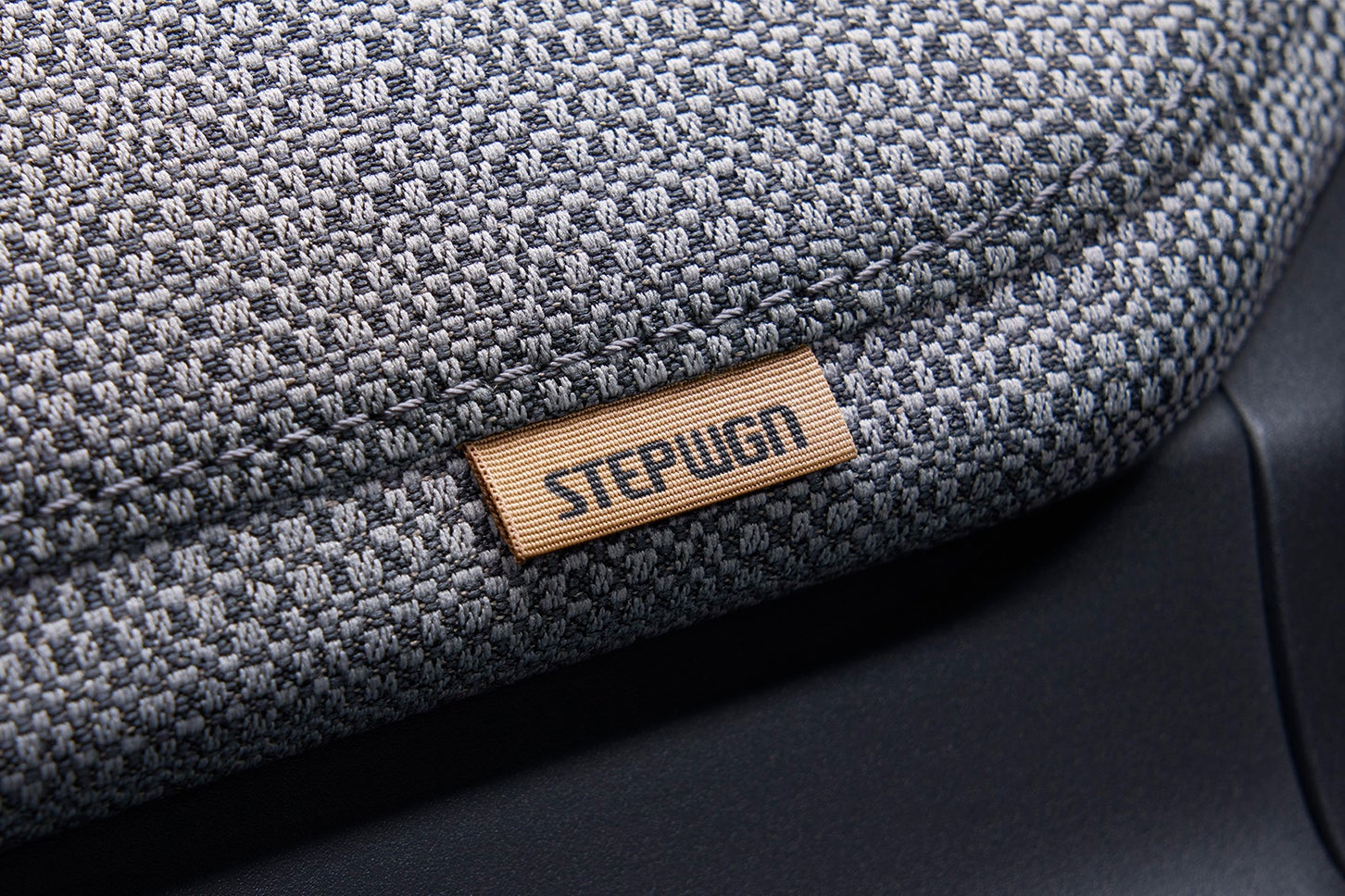 ホンダ・ステップワゴンe:HEVエアーEX 30周年特別仕様車｜Honda STEP WGN e:HEV Air EX 30th Special Model