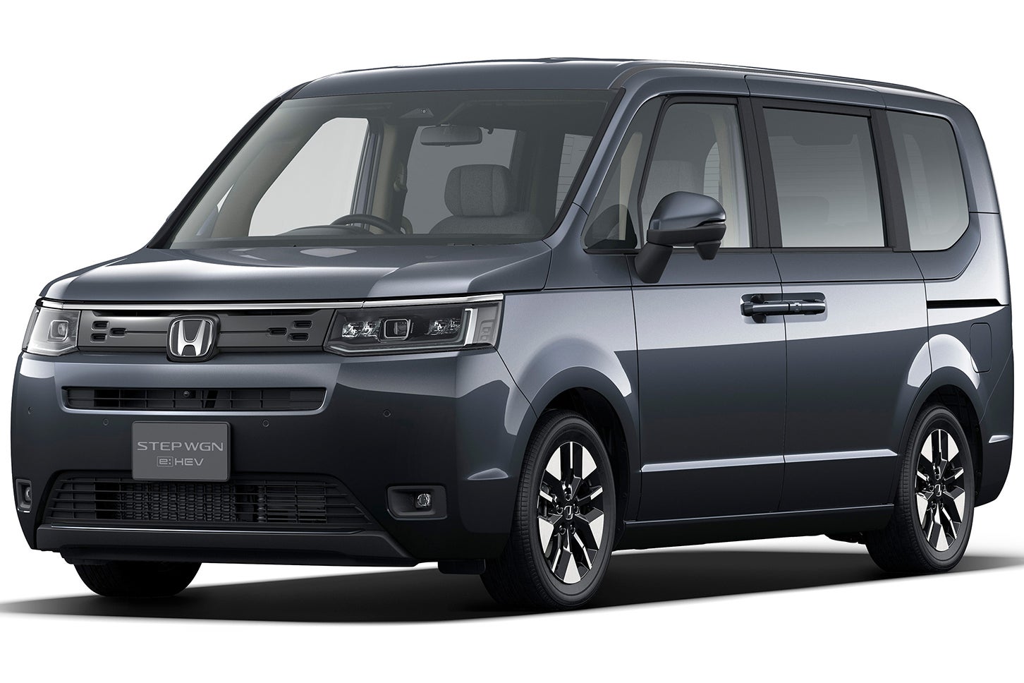 ホンダ・ステップワゴンe:HEVエアーEX 30周年特別仕様車｜ボディカラー：メテオロイドグレー・メタリック