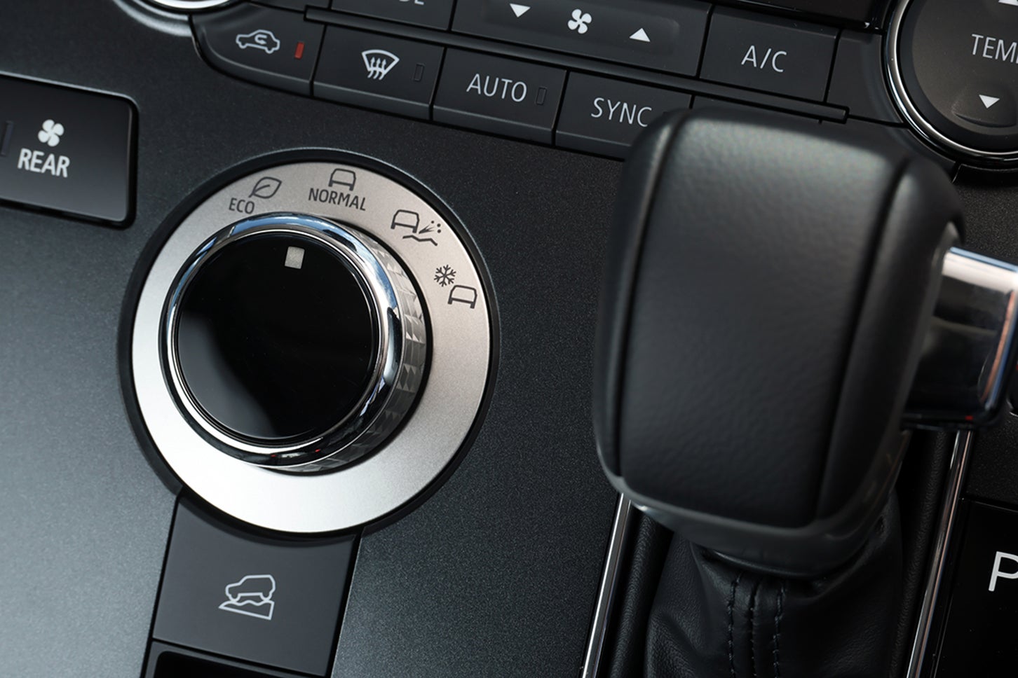 三菱デリカD:5｜Mitsubishi Delica D:5