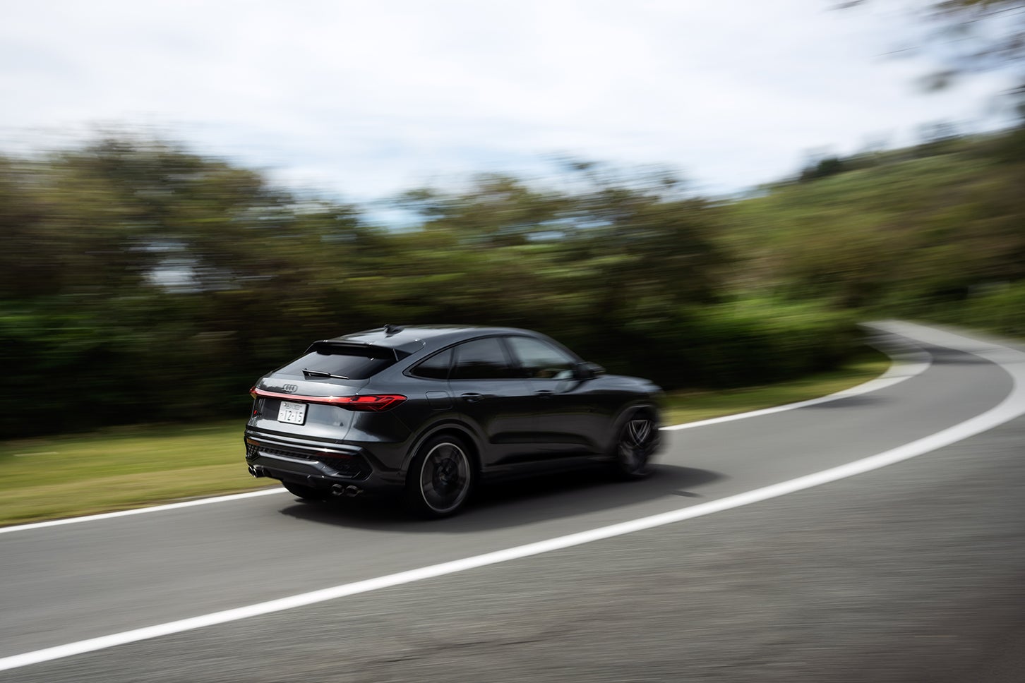 アウディ SQ5 スポーツバック｜Audi SQ5 Sportback