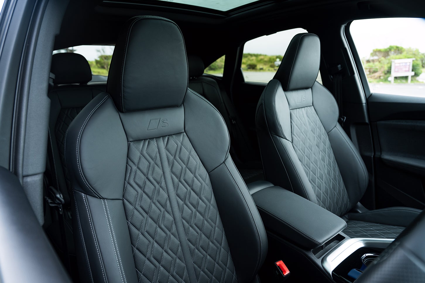 アウディ SQ5 スポーツバック｜Audi SQ5 Sportback