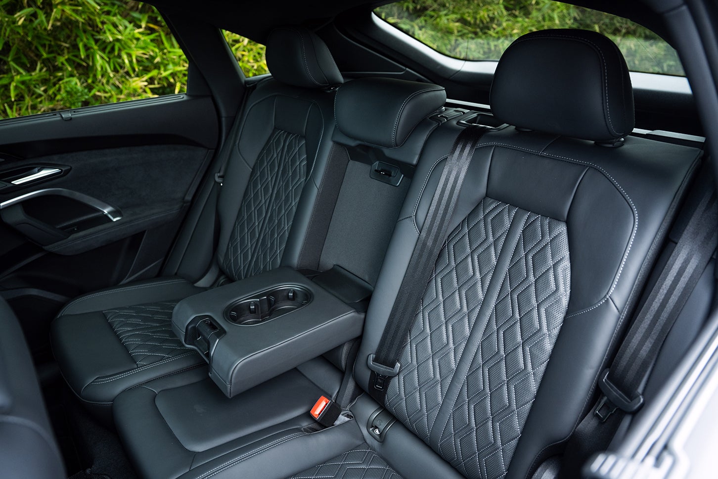 アウディ SQ5 スポーツバック｜Audi SQ5 Sportback