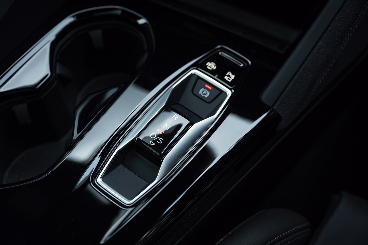 アウディ SQ5 スポーツバック｜Audi SQ5 Sportback