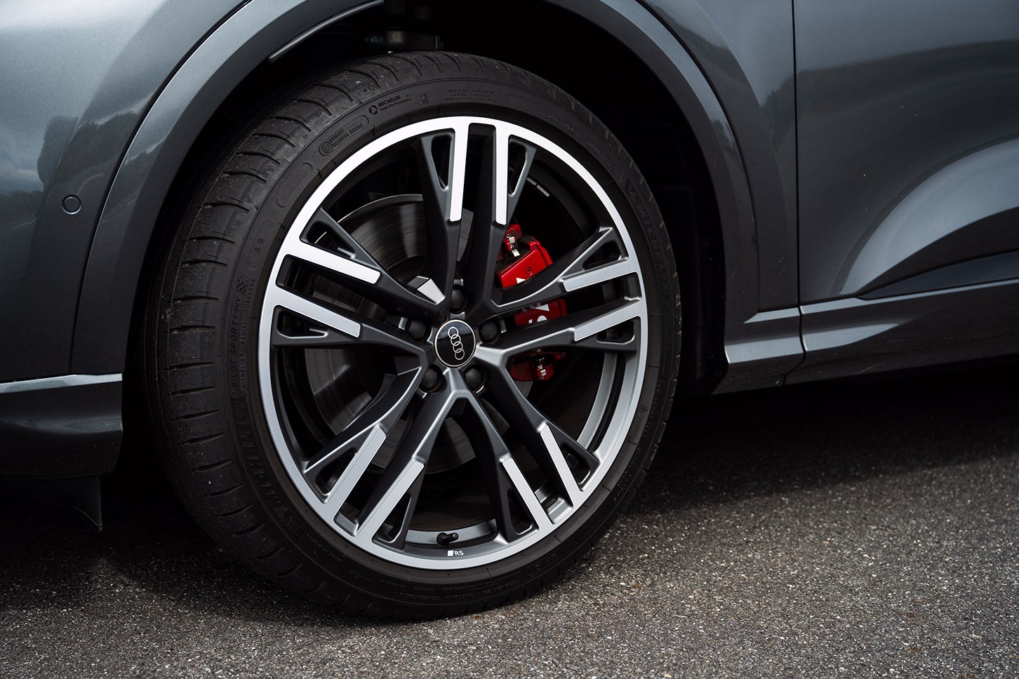 アウディ SQ5 スポーツバック｜Audi SQ5 Sportback