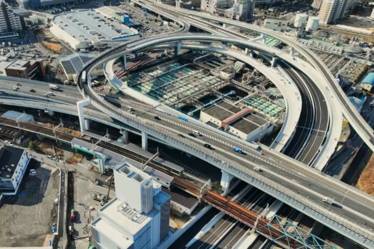 阪神高速のジャンクション。